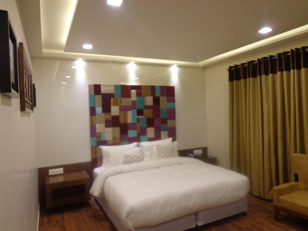 Hotel Taj Princess - Boutique Hotel Delhi  Bagian luar foto