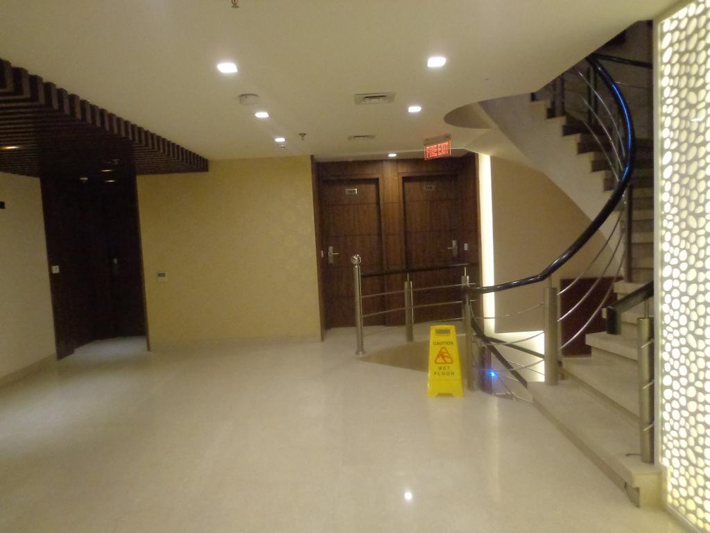 Hotel Taj Princess - Boutique Hotel Delhi  Bagian luar foto
