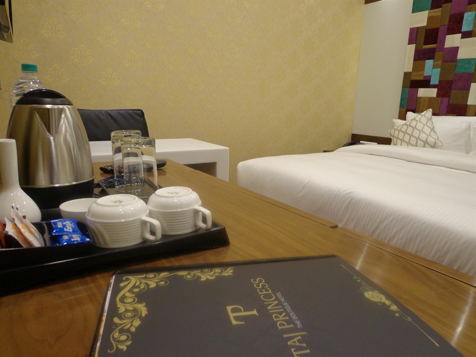 Hotel Taj Princess - Boutique Hotel Delhi  Bagian luar foto