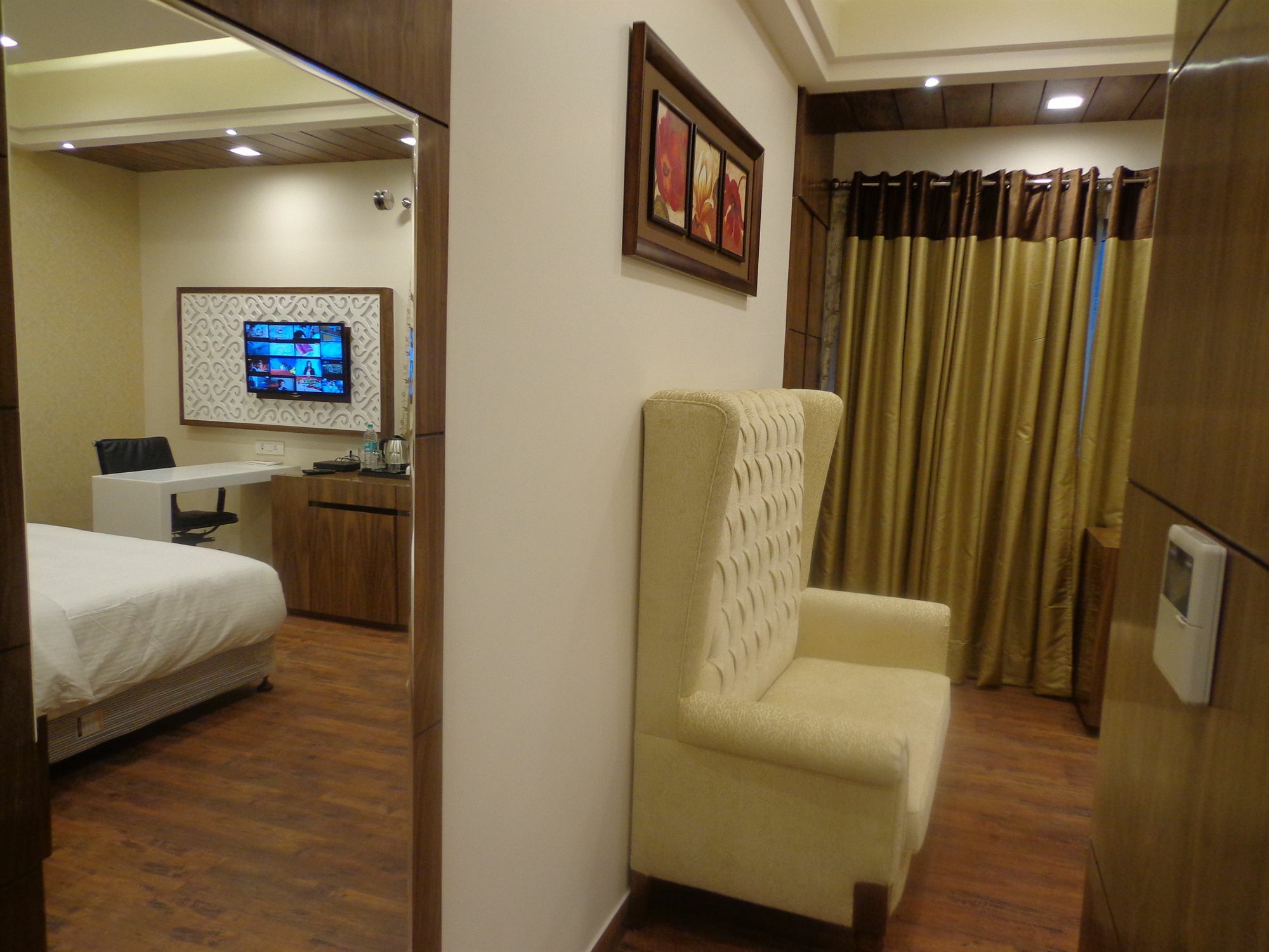 Hotel Taj Princess - Boutique Hotel Delhi  Bagian luar foto