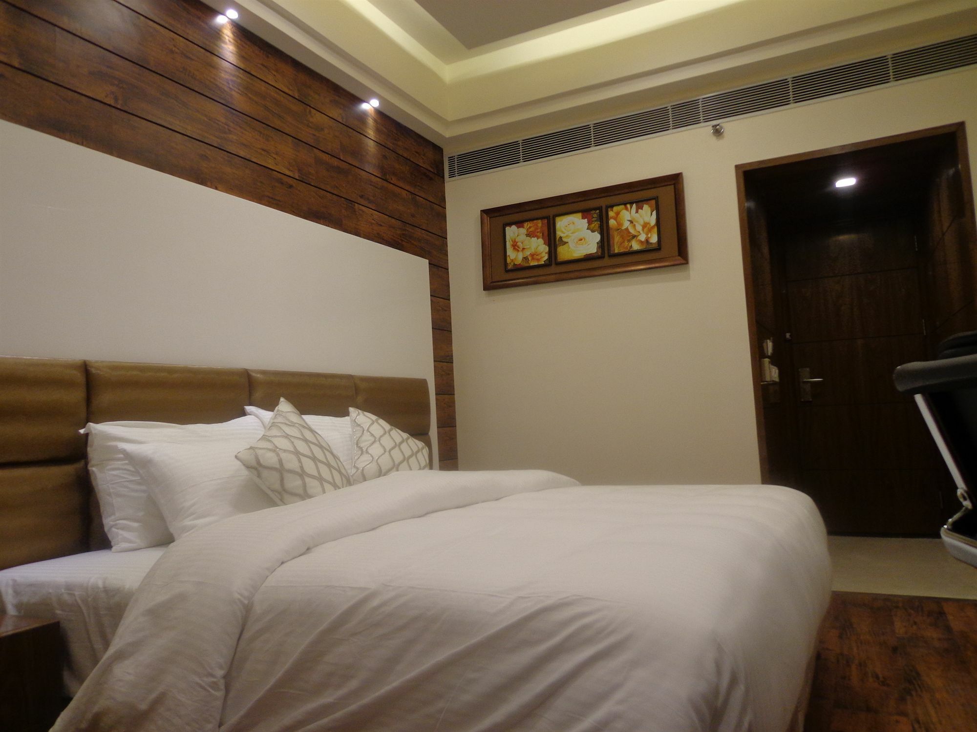 Hotel Taj Princess - Boutique Hotel Delhi  Bagian luar foto