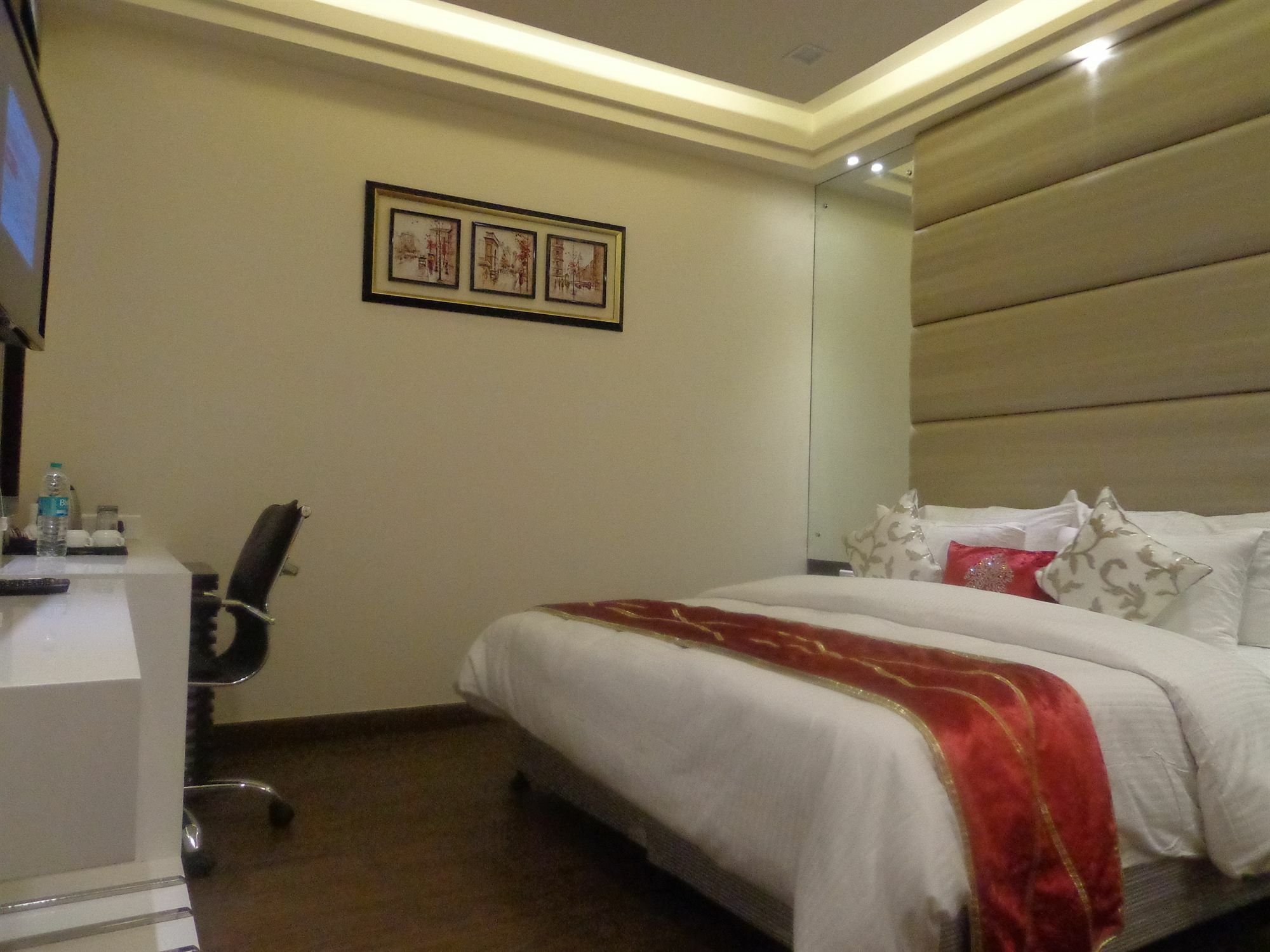 Hotel Taj Princess - Boutique Hotel Delhi  Bagian luar foto
